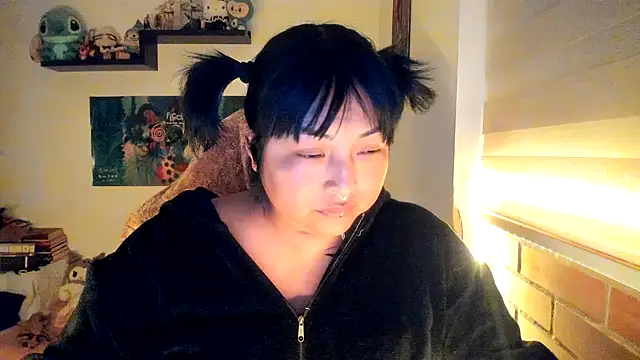 Shaddycute  online show from February 12, 2:44 am