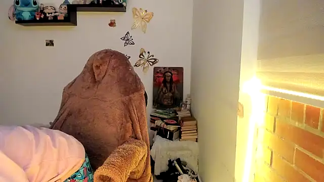 Shaddycute  online show from December 21, 1:02 pm