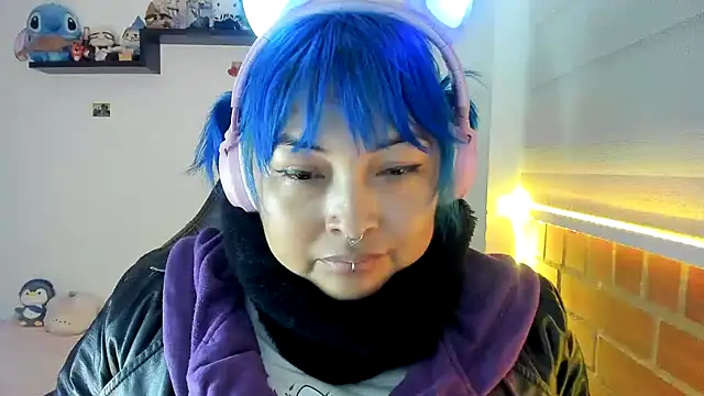 Shaddycute  online show from November 6, 4:05 am