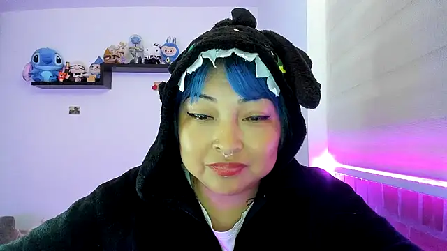 Shaddycute  online show from November 18, 5:05 pm