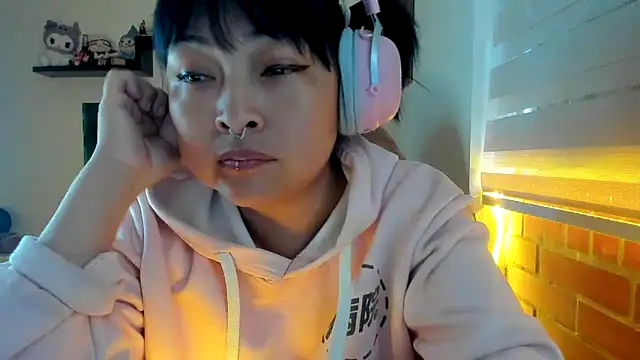 Shaddycute  online show from February 23, 12:17 pm