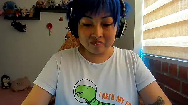 Shaddycute  online show from October 19, 6:10 pm