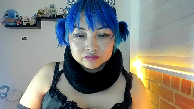 Shaddycute  online show from November 7, 1:32 am