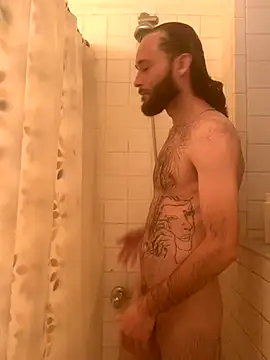 Snapshot of J3sus721 chatting on October 24, 9:47 pm J3sus721 online show from October 24, 9:47 pm