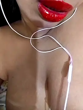 Snapshot of L-LOVE chatting on January 9, 11:24 pm L-LOVE online show from January 9, 11:24 pm