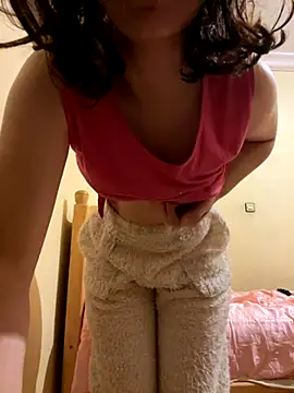 Snapshot of L-LOVE chatting on October 17, 9:05 pm L-LOVE online show from October 17, 9:05 pm