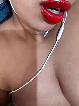 Snapshot of L-LOVE chatting on December 11, 11:32 pm L-LOVE online show from December 11, 11:32 pm