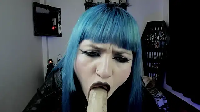 Snapshot of DimmuandDarkness chatting on February 12, 9:31 am DimmuandDarkness online show from February 12, 9:31 am