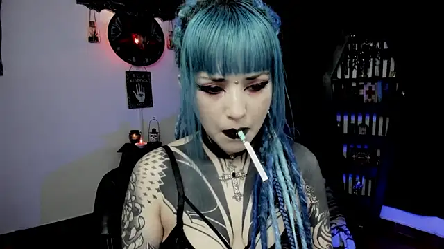 Snapshot of DimmuandDarkness chatting on January 18, 12:19 pm DimmuandDarkness online show from January 18, 12:19 pm