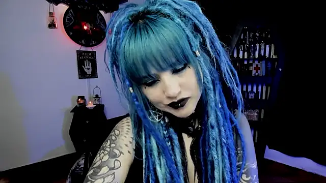 Snapshot of DimmuandDarkness chatting on January 14, 9:02 am DimmuandDarkness online show from January 14, 9:02 am