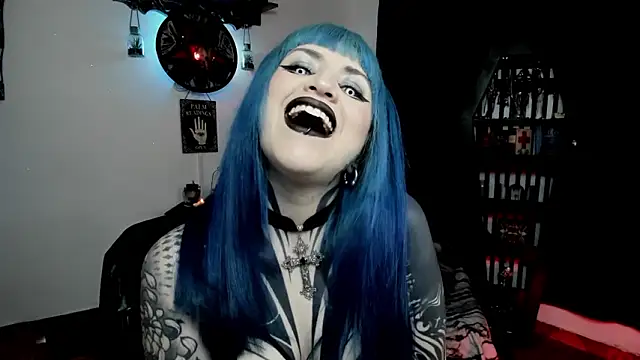 Snapshot of DimmuandDarkness chatting on February 3, 9:47 am DimmuandDarkness online show from February 3, 9:47 am