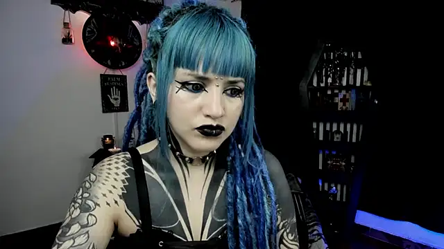 Snapshot of DimmuandDarkness chatting on January 17, 8:40 am DimmuandDarkness online show from January 17, 8:40 am