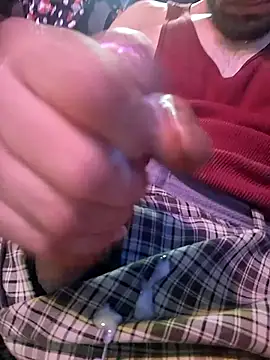 Snapshot of gettinit2wice chatting on November 14, 12:14 am gettinit2wice online show from November 14, 12:14 am