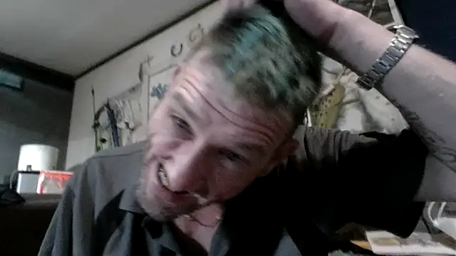 Snapshot of gettinit2wice chatting on October 17, 3:43 am gettinit2wice online show from October 17, 3:43 am