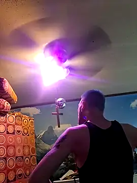 gettinit2wice online show from February 8, 12:03 pm