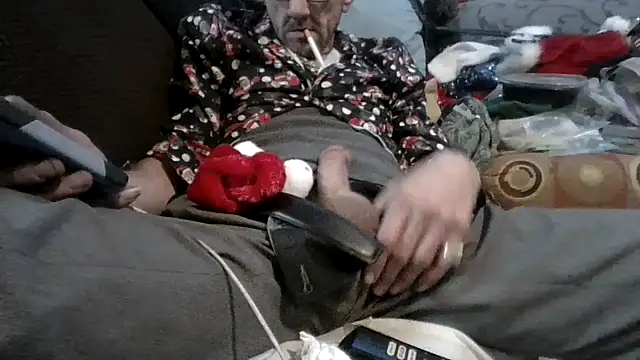 Snapshot of gettinit2wice chatting on November 28, 9:53 am gettinit2wice online show from November 28, 9:53 am