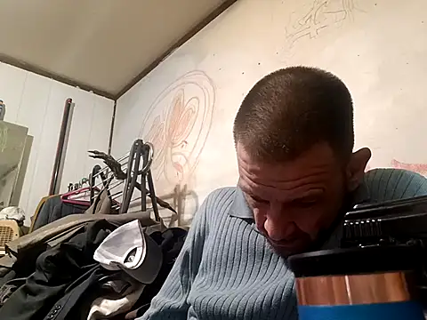 Snapshot of gettinit2wice chatting on February 13, 6:37 pm gettinit2wice online show from February 13, 6:37 pm