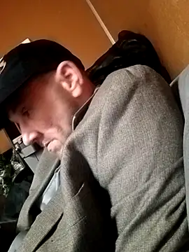 Snapshot of gettinit2wice chatting on February 25, 5:30 pm gettinit2wice online show from February 25, 5:30 pm