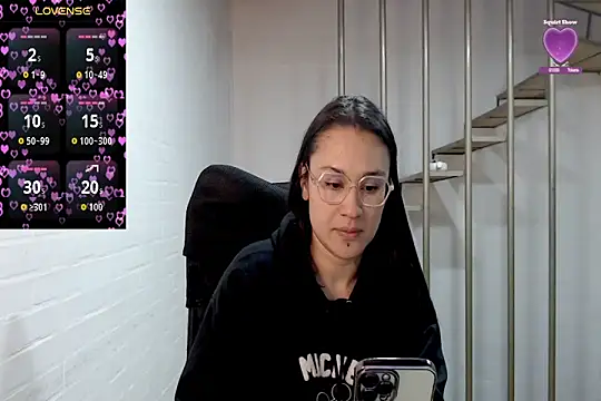 Jessie Desire online show from September 28, 10:50 pm