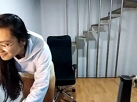 Jessie Desire online show from February 17, 2:53 am