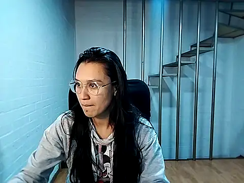 Jessie Desire online show from March 5, 6:23 am