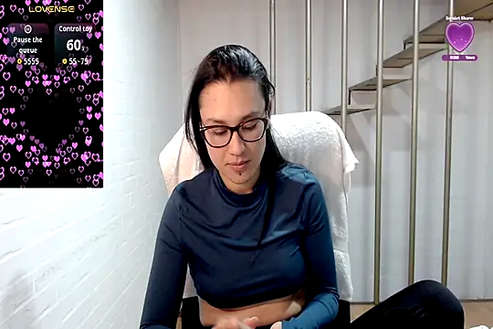 Jessie Desire online show from November 20, 6:03 am