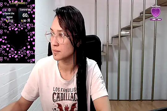 Jessie Desire online show from September 30, 6:25 pm