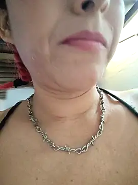 Snapshot of florecita9 chatting on July 10, 4:51 pm florecita9 online show from July 10, 4:51 pm