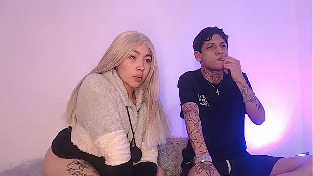 Snapshot of Sebas_And_Mila chatting on September 28, 2:40 am Sebas And Mila online show from September 28, 2:40 am