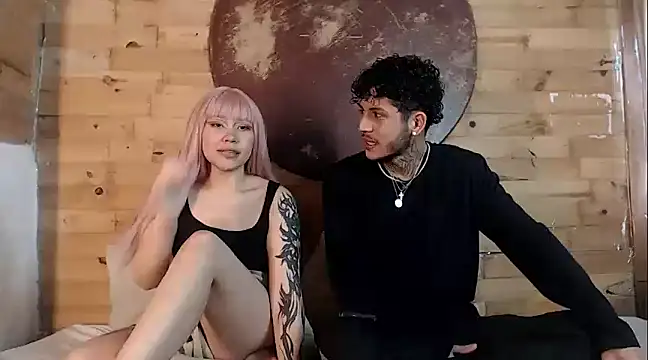 Snapshot of Sebas_And_Mila chatting on March 1, 12:12 pm Sebas And Mila online show from March 1, 12:12 pm