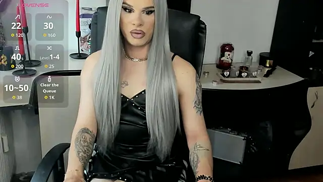 EvelynLexy online show from May 25, 1:32 pm