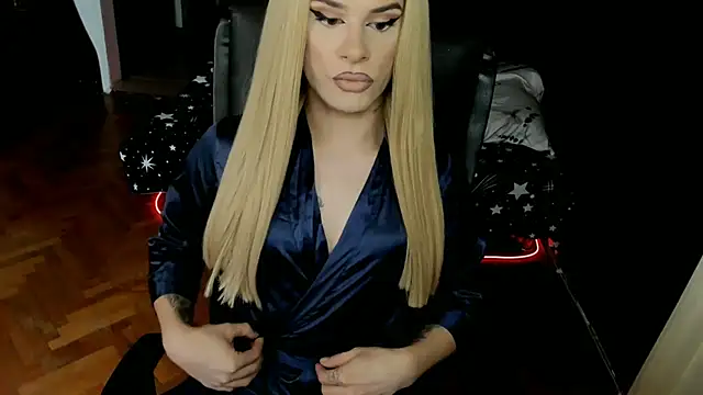 EvelynLexy online show from October 15, 8:33 am