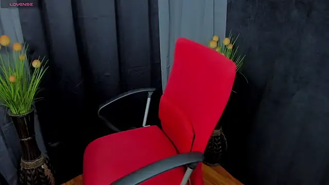 Snapshot of MistressMeghan chatting on February 22, 3:35 pm MistressMeghan online show from February 22, 3:35 pm