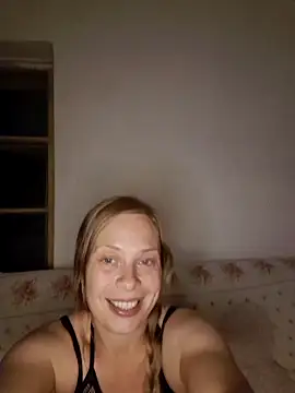 Snapshot of katiestevens chatting on September 14, 8:09 pm katiestevens online show from September 14, 8:09 pm