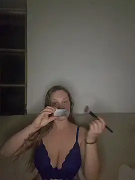 katiestevens online show from December 22, 10:54 pm