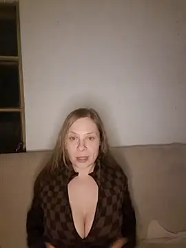 katiestevens online show from November 18, 9:18 pm