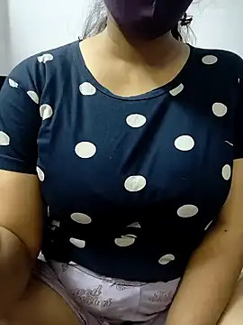 Snapshot of couple00795 chatting on December 4, 10:02 pm couple00795 online show from December 4, 10:02 pm