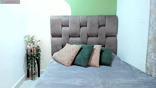 Snapshot of _nina_sweet chatting on November 28, 12:05 pm nina sweet online show from November 28, 12:05 pm