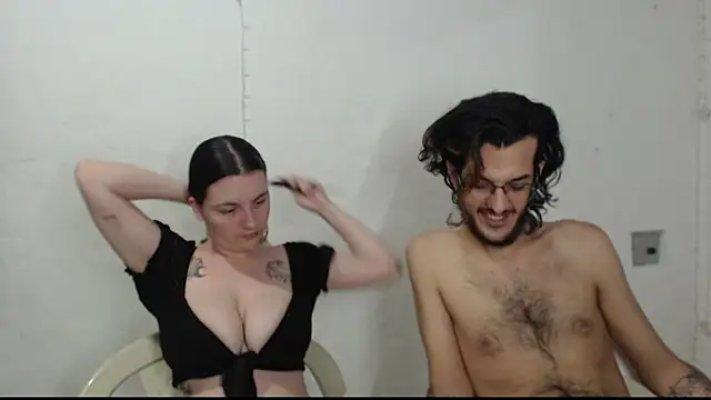 Snapshot of Calypso_and_Dimitri chatting on February 1, 11:37 pm Calypso and Dimitri online show from February 1, 11:37 pm