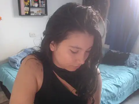 Snapshot of HannaKlein chatting on January 17, 2:09 pm HannaKlein online show from January 17, 2:09 pm