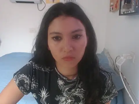 HannaKlein online show from September 19, 1:15 pm