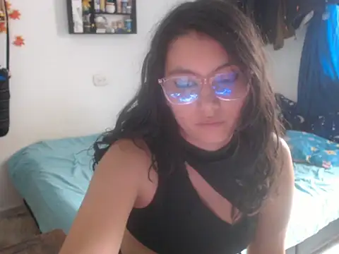 Snapshot of HannaKlein chatting on February 16, 6:06 pm HannaKlein online show from February 16, 6:06 pm