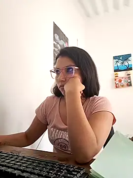 HannaKlein online show from February 17, 7:01 pm