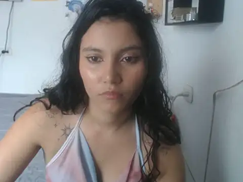 HannaKlein online show from November 18, 6:00 pm