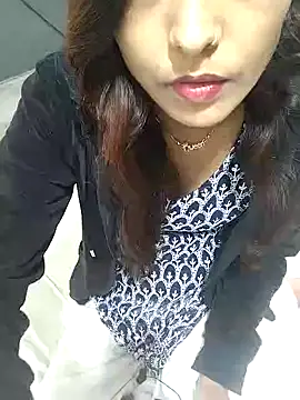 Shabnam Love online show from December 19, 9:40 am