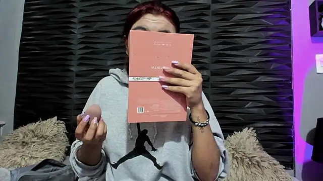 Ava jones1 online show from December 5, 1:32 pm