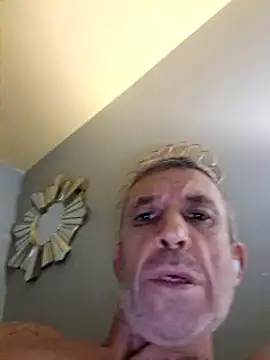 Snapshot of chris_sbh chatting on February 5, 12:20 am chris sbh online show from February 5, 12:20 am