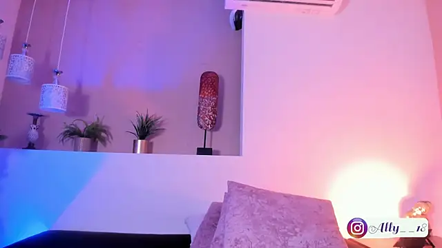 Snapshot of Ally_addams chatting on November 8, 3:43 am Ally addams online show from November 8, 3:43 am