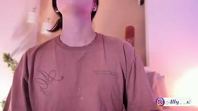 Snapshot of Ally_addams chatting on November 5, 3:53 am Ally addams online show from November 5, 3:53 am