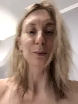 AvelinaLeoni online show from October 13, 6:37 am